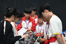 張沛松紀念中學