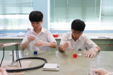 張沛松紀念中學