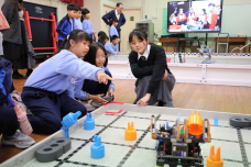 張沛松紀念中學