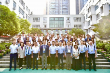 香港張沛松紀念中學蒞臨成都鐵中參觀交流